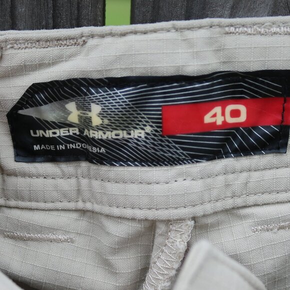 Under Armour Mens Tan Shorts Size 40 - Picture 2 of 3